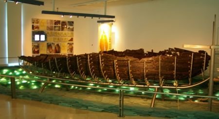 Museu barco de Jesus por Mikix
