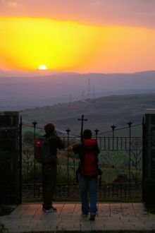 Igreja das Beatitudes no por-do-sol por mikix