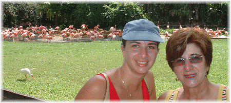 Eu e mamae na bush gardens em Tampa.